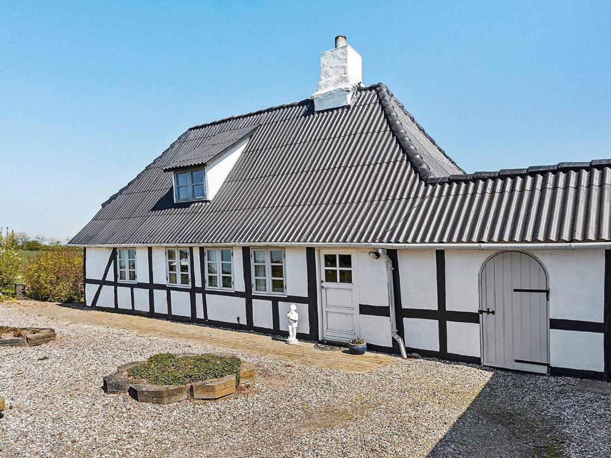 4 Person Holiday Home In Tranek R Tranekær Esterno foto